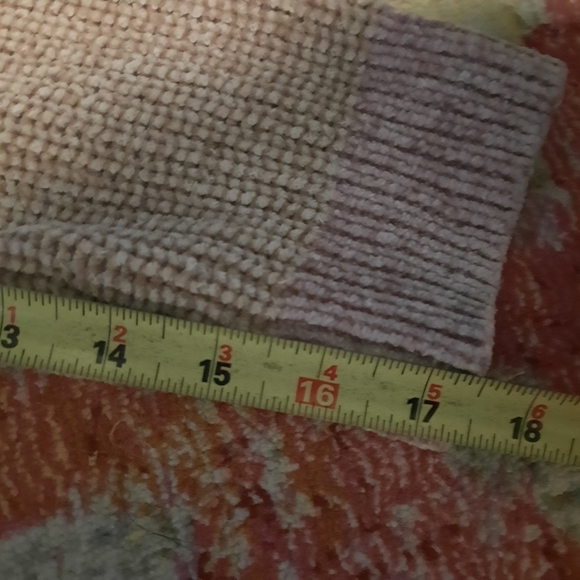 Elegant Patchwork Turtleneck Sweater - Picture 3 of 10